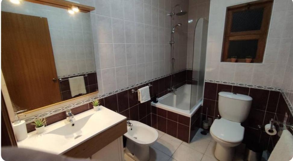 Telhados D'Angra Al Apartment Angra do Heroismo Phòng bức ảnh